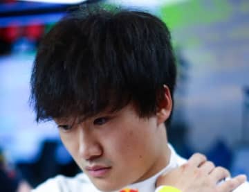 「夢の昇格を果たした途端、完全に崩壊した」英F1メディアが角田裕毅を“ワーストドライバー”に選出「パーソナリティがあるが仕事に適していない」