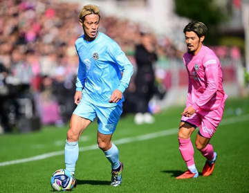 「必要な敗戦だったんじゃないかな。結果論ですけどね」本田圭佑がブラジルW杯をそう振り返ったワケ。柿谷曜一朗の引退試合で「既に現れている」