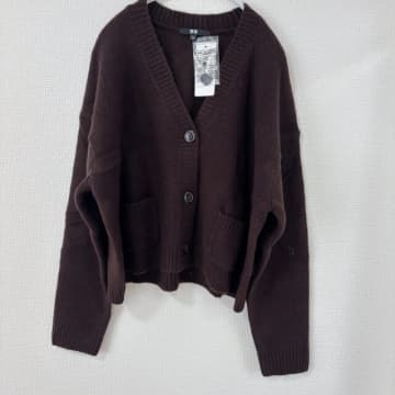 「今年は買うべき？」「昨年モデルとどう違う？」ユニクロショート丈カーディガン徹底レビュー