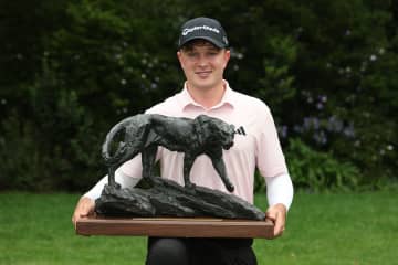 地元南アフリカの24歳がツアー初優勝 ノリスをプレーオフで破る