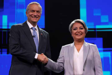 チリ大統領に右派カスト氏　トランプ氏信奉、左派候補破る