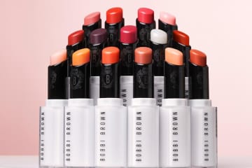 ボビイ ブラウン2026年春コスメ、ツヤ＆清涼感の新感覚リップオイルやスキンケアリップティント