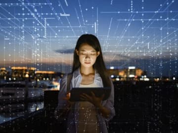 ヒトはChatGPTでどれだけ労働時間を削減できている？　OpenAIが調査　格差も顕著に