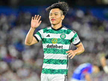 ｢文句なしのスーパーゴール！｣セルティック旗手怜央の高難度“スライディングボレー弾”炸裂！現地解説も絶叫! 敗戦も｢このゴールだけは永遠に美しい｣｢代表呼ぼか｣