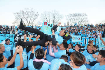 引退から4年…「監督だったの!?」　J昇格快挙の裏で、42歳元ユース代表の近影に驚き「この世代が」