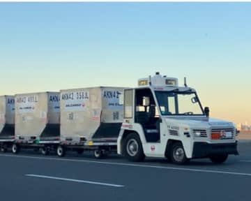 JAL、羽田と成田でトーイングカー完全無人化