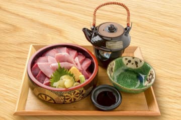 【西新宿】新業態の居酒屋『仲卸直営 とろぼっち』がニューオープン！オープン記念で「みなみまぐろ丼」が1,000円キャンペーンを実施！