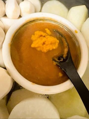 ふろふき大根と里芋に熱々の柚子みそ！