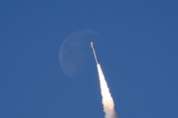 中国が打ち上げた衛星、スターリンク衛星に「危険なほど接近」–200メートルまで近づく