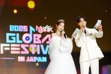 「MUSIC BANK」日本公演に12万人が大熱狂！特別ゲストSnow Manからスペシャルユニットまで、豪華ステージ披露