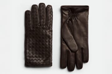 ボッテガ・ヴェネタのレザー手袋、編み込み“イントレチャート”＆カシミア裏地で