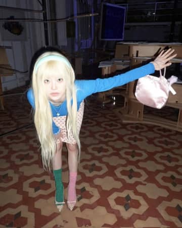 チュウ、金髪ロングで衝撃的な変身！初のソロフルアルバム「XO, my cyberlove」予告イメージ公開