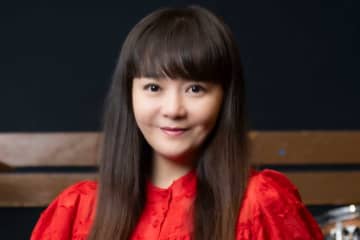 激ヤセ話題の華原朋美、豪快メイクオフに「すっぴんも本当にかわいい」「顔小さくて肌綺麗」