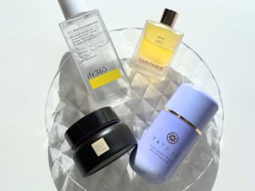 肌年齢マイナス14歳美容のプロが選ぶ。巻き戻し美容を叶える2025年マイベストスキンケアコスメ＜化粧水以降編＞