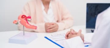 「閉経する年齢は遺伝しますか？」閉経年齢そのものの予測は難しくても、血液検査で「卵巣の状態」は判定できる！【40代50代が向き合う更年期】