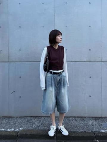 茶色のベストでこなれ感アップ！ 大人の最旬コーデ術