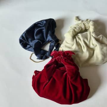 赤に合わない色ってある？ おしゃれに見せるレッド配色コーデアイデア