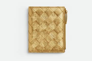 ボッテガ・ヴェネタ“金＆銀に輝く”レザーのウィメンズ二つ折り財布