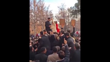 イランの人権活動家・モハマディさん　拘束された際、治安当局から激しい暴行や脅迫受けたか