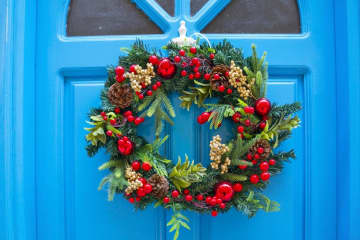 初心者でも簡単！100均アイテム活用！自然素材で作るクリスマスリースのコツ【ガーデニング】