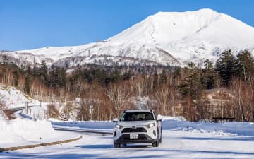 【スタッドレスタイヤレビュー】ブリヂストン「ブリザックWZ-1」を旭川のドライ、シャーベット、雪上、アイス路面で体験 最後の最後まで路面を捉え、粘りのあるコントロール性を実現