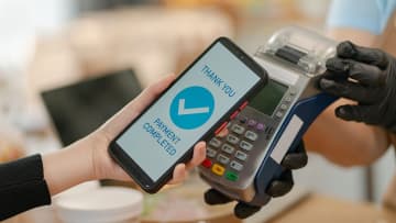 キャッシュレス派が増えても…病院・ご祝儀の“現金縛り”がなくならないワケ