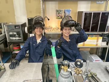 King & Prince髙橋海人がACEes・那須雄登と東京都大田区・蒲田の隠れた魅力を堪能！ネジを使った動物アートに挑むと職人も驚きの作品が誕生？