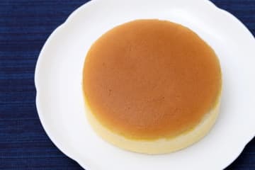 料理研究家ゆかり”炊飯器で作る”『はちみつカステラ』のレシピが話題！超簡単なのに”ふわふわ・しっとり”な仕上がりに女性から絶賛の声「高級スイーツだと信じてたカステラって、こんなに簡単にできちゃうの？」「台湾カステラみたい！」