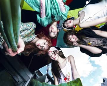 LE SSERAFIM、新曲が多数の年末チャートで好成績 圧倒的な人気でグローバルチャート席巻