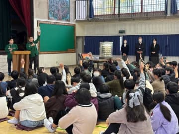 セブン‐イレブン・中村屋、埼玉県入間市の小学校で特別出張授業を実施