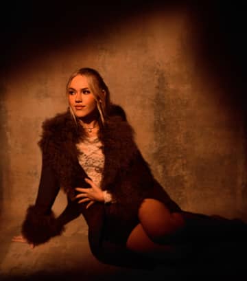 フレイヤ・スカイ、新曲「silent treatment」は「心から愛している一曲」