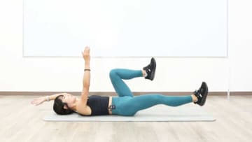 デッドバグの効果を徹底解説！姿勢の安定と下腹を引き締める体幹トレーニング