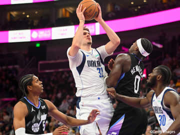 クーパー・フラッグが“18歳最多”を更新する42得点の大暴れ…NBA史上4人目の快挙も達成