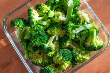 もう水っぽくならない！「蒸し焼きブロッコリー」が簡単でおいしすぎる♪