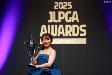 佐久間朱莉が最多4冠　主要3部門総なめ「自分が思い描いた以上のいいシーズンに」【JLPGAアワード受賞者の声】