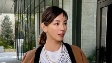 「美脚すぎ」加藤あい 抜群のスタイル際立つミニ丈コーデを披露！メンズアイテム使った上級者感あふれる姿も「正しい着方を忘れてしまった 」