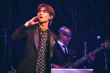 ＜ライブレポート＞アーティストデビュー5周年を迎えたNOA、クリスマスシーズンに届けた極上の贈り物【The Gift】最終公演