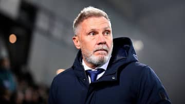 伊東純也ら日本人選手に影響も…ヘンク、元ヴィッセル神戸指揮官を解任