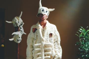 マクマホンニッティングミルズ×ビームス限定ニット、骨ディテールの穴あきMA-1やスタジャン風セーター