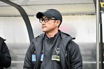 今季最少失点の堅守を構築も…昇格PO決勝戦で敗れた徳島、増田功作監督の退任を発表「本当に申し訳ない」