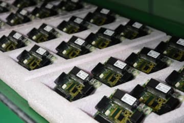 航空機レベルの安全性をドローンへ、日本航空電子工業が次世代フライトコントローラー「JFB-200」を発表