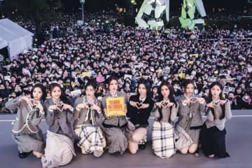 Hearts2Hearts、お台場にファン殺到！リリースイベントで最近覚えた日本語＆好きな日本の食べ物を明かす