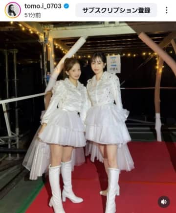板野友美、前田敦子とパシャリ！AKB48武道館ライブの裏側SHOTに反響「あつとも最強」「超かわいい」