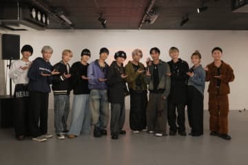 MAZZELのYouTube企画「まぜべや」、AAAメンバーがサプライズ出演