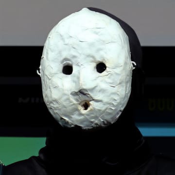 ホラー作家・雨穴　『変な地図』がBillboardで1位に　“変な御礼ダンスの歌”も披露