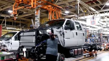 フォード・モーターがEV事業見直しで3兆円計上　ガソリン・ハイブリッド車強化へ