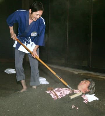 ＜あのころ＞砂むし温泉でリラックス　21年前の12月17日