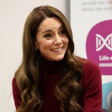 キャサリン皇太子妃、がんで亡くなった人々へ手書きのメッセージを残す