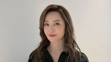 「電車に乗るんですか！？」観月ありさ “お忍びスタイル”の電車移動ショットを披露！すらっとしたオーラ溢れる立ち姿に反響「画が煌びやか」