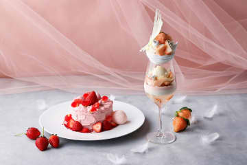 希少な白いちごパフェ＆“ローズ香る”苺パンケーキ、ホテル インターコンチネンタル 東京ベイから